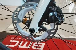 BMC Roadmachine One Ultegra Di2 Disc 12v Vélo De Route 2022 -Route Sales 2023 bmc roadmachine one ultegra di2 disc 12v velo de route 2022 4