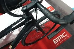 BMC Roadmachine Three Ultegra Di2 Disc 12v Vélo De Route 2022 17 BMC Roadmachine Three Ultegra Di2 Disc 12v Vélo De Route 2022 -Route Sales 2023 bmc roadmachine three ultegra di2 disc 12v velo de route 2022 2