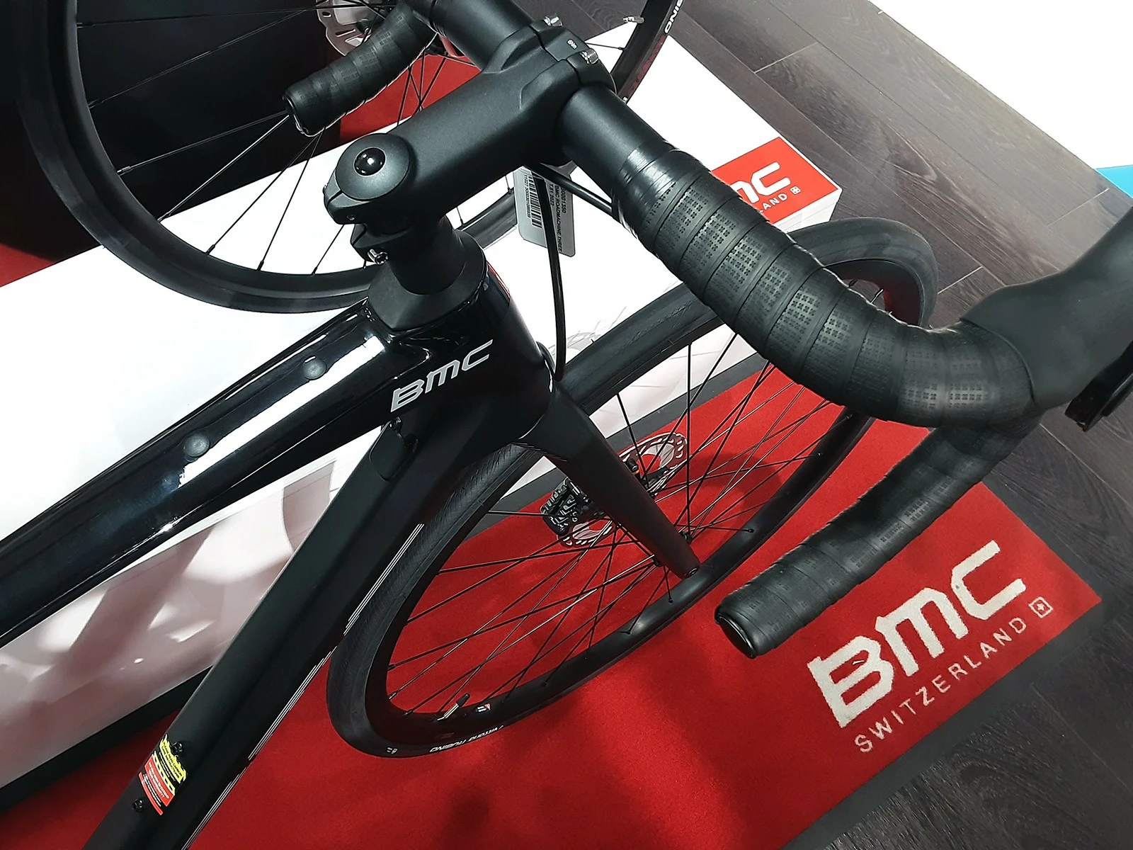 BMC Roadmachine Three Ultegra Di2 Disc 12v Vélo De Route 2022 5 BMC Roadmachine Three Ultegra Di2 Disc 12v Vélo De Route 2022 – Image 3