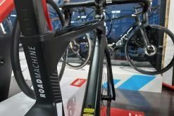 BMC Roadmachine Three Ultegra Di2 Disc 12v Vélo De Route 2022 18 BMC Roadmachine Three Ultegra Di2 Disc 12v Vélo De Route 2022 -Route Sales 2023 bmc roadmachine three ultegra di2 disc 12v velo de route 2022 3