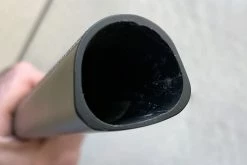 BMC Support Batterie Shimano Di2 Pour Tige Sans Mousse - 219532 -Route Sales 2023 bmc support batterie shimano di2 pour tige sans mousse 219532 3