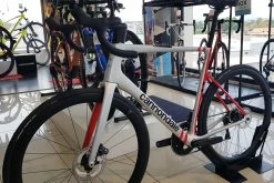 CANNONDALE SuperSix Evo Carbon Ultegra Di2 Mercury Silver / Rally Red 2022 -Route Sales 2023 cannondale supersix evo carbon ultegra di2 mercury silver rally red 2022 2