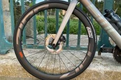 ZIPP 303 Firecrest Disc Roues Carbone 40mm Disque Pneu Tubeless 2023 15 ZIPP 303 Firecrest Disc Roues Carbone 40mm Disque Pneu Tubeless 2023 -Route Sales 2023 zipp 303 firecrest roues carbone 40mm disques tubeless 2022 1