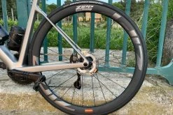 ZIPP 303 Firecrest Disc Roues Carbone 40mm Disque Pneu Tubeless 2023 16 ZIPP 303 Firecrest Disc Roues Carbone 40mm Disque Pneu Tubeless 2023 -Route Sales 2023 zipp 303 firecrest roues carbone 40mm disques tubeless 2022 2