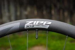 ZIPP 303 Firecrest Disc Roues Carbone 40mm Disque Pneu Tubeless 2023 21 ZIPP 303 Firecrest Disc Roues Carbone 40mm Disque Pneu Tubeless 2023 -Route Sales 2023 zipp 303 firecrest roues carbone 40mm disques tubeless 2022 7